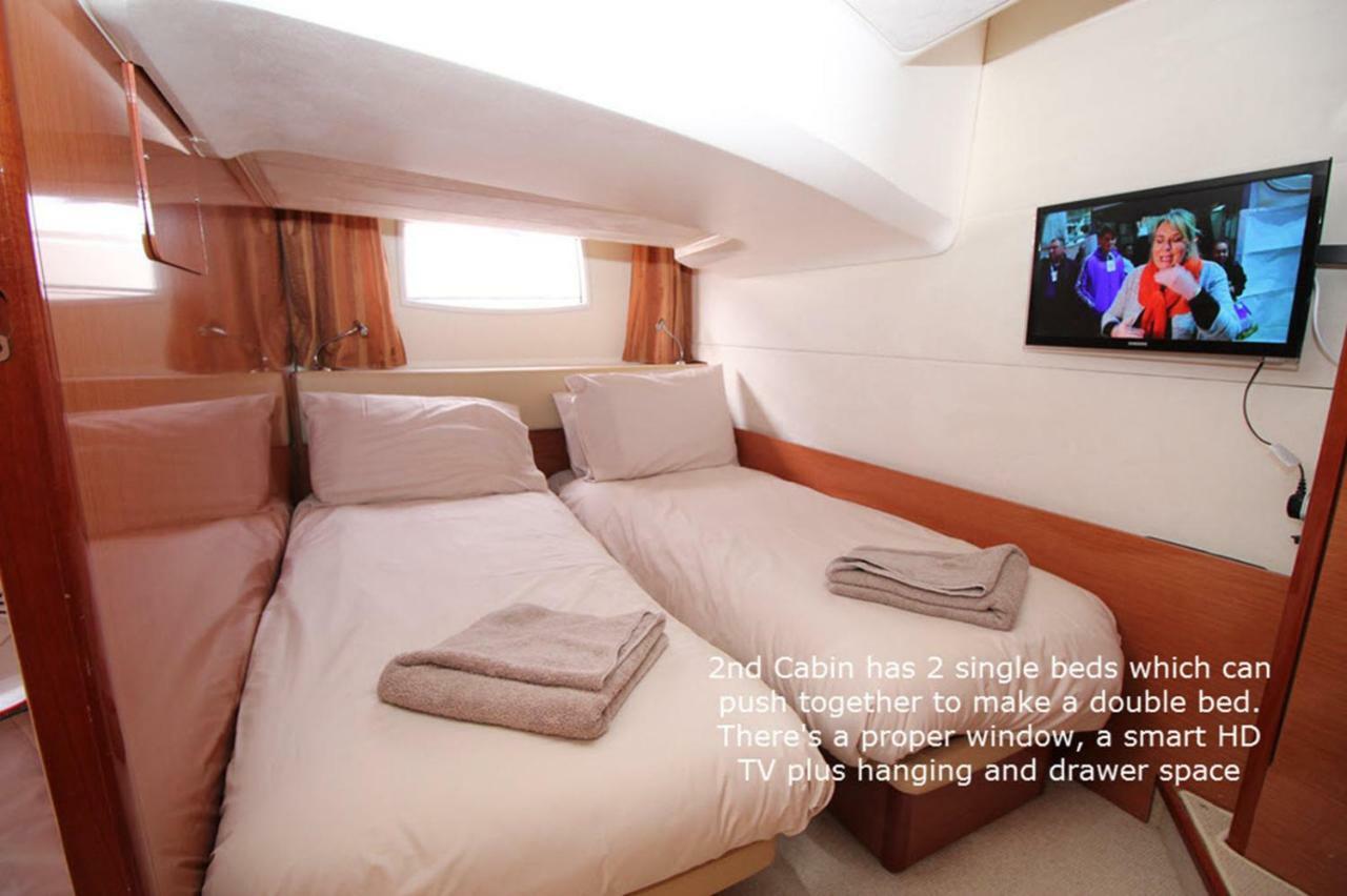 利明顿 Zen Dog Luxury Motor Yacht酒店 外观 照片