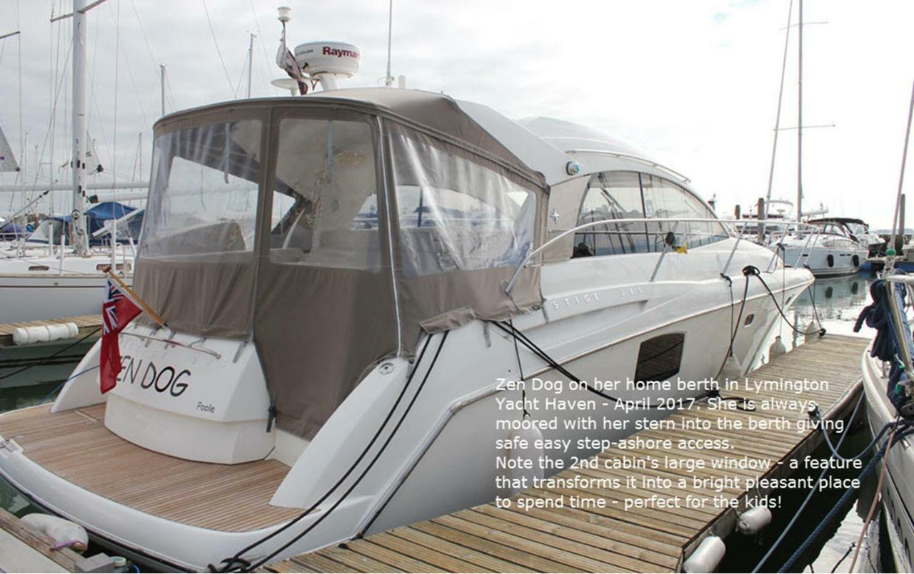 利明顿 Zen Dog Luxury Motor Yacht酒店 外观 照片